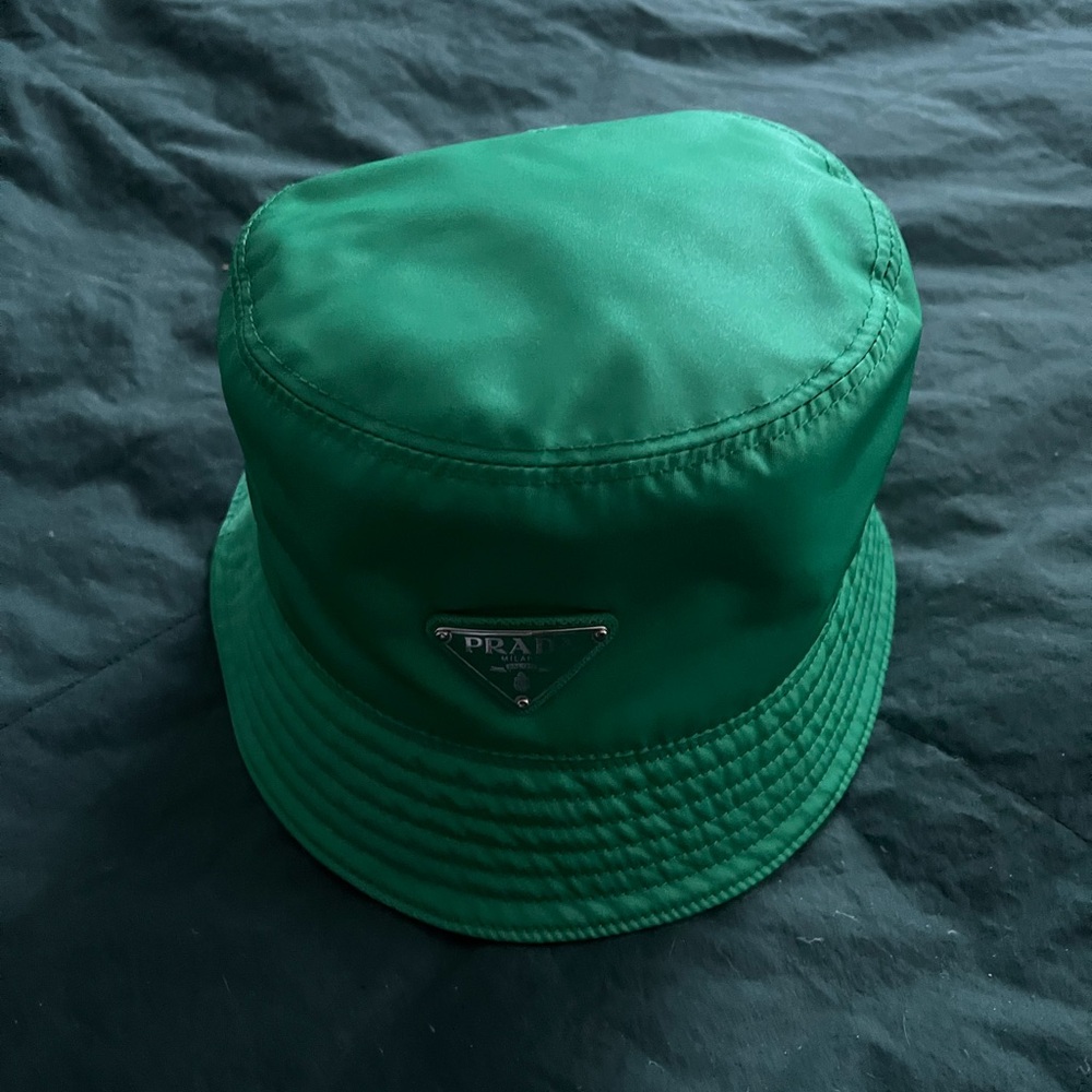 Prada Re-Nylon bucket hat in Kelly Green - Picture 5 of 10